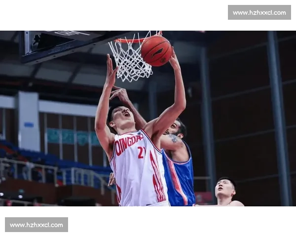 中国男篮迎战俄罗斯 强强对决激战正酣 赛场拼搏一触即发
